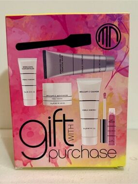 Merle Norman Makeup Gift Set - NWT